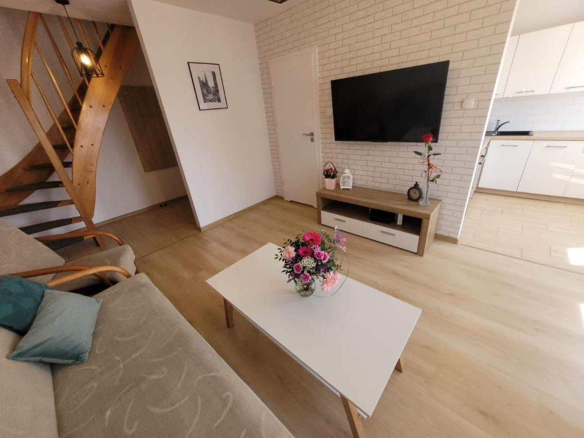 슈체친 Loft Apartament 아파트 외부 사진